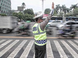Polisi Penilang Pengendara Bawa Sepeda di Mobil Ditegur-Disanksi Disiplin