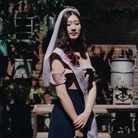 Clarissa, calon istri Jusup yang disebut-sebut sebagai Crazy Rich Surabayan, sempat diberi kejutan pesta Bridal Shower oleh teman-temannya. Acara itu di didekor oleh Elite Party Designer. Foto: Kansha Photography