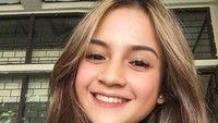 Amanda Shafira ini memang masih terbilang muda. Tapi ia punya banyak keahlian, termasuk soal make up. Foto: Instagram