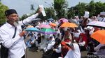 Demo Korban Penipuan First Travel di Gedung Mahkamah Agung