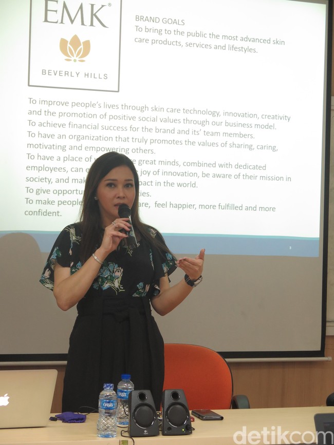 Bagi Maia, pengalaman tersebut juga menjadi ajang nostalgia. Ia pernah menempuh pendidikan komunikasi di kampus yang sama pada era 90-an. (Foto: Rahmi Anjani/Wolipop)