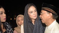 Persahabatan Ayu Dewi, Luna Maya, dan Melaney Ricardo. Foto: Noel/detikFoto