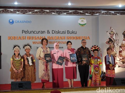 Peluncuran buku karya istri Tito Karnavian, 'Kreasi Busana Daerah Indonesia Warisan Nusantara'.