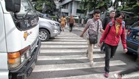 Proses pada sistem E-TLE, ketika pengendara tertangkap CCTV terbukti melanggar akan dikirimkan surat pemberitahuan penilangan disertai bukti pelanggaran. 