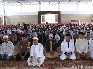 Arifin Ilham Ngaji Bareng Polisi Lamongan