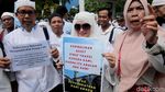 Demo Korban Penipuan First Travel di Gedung Mahkamah Agung