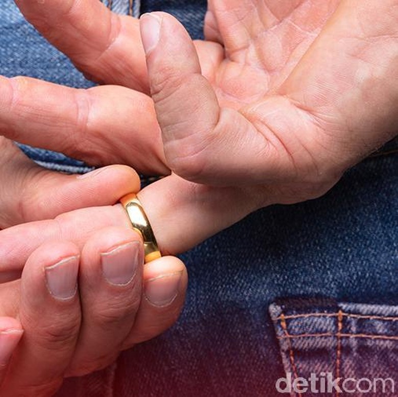 Caleg Partai Berkarya Digerebek Bersama Selingkuhan di Sleman Caleg Partai Berkarya Digerebek Bersama Selingkuhan di Sleman