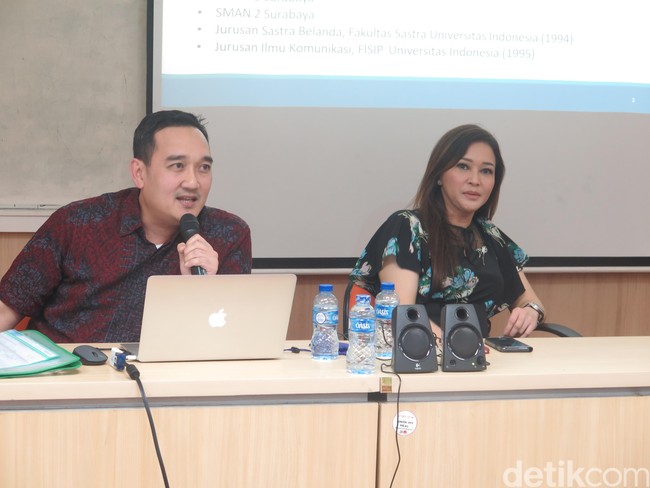 Maia mengungkap jika ia sebenarnya tidak pernah pandai dalam hal dengan materi sejak kuliah dulu. Namun wanita 42 tahun itu mengaku baru paham ilmu-ilmu tersebut ketika sudah berkarier. Karenanya, ia lebih banyak mengungkap pengalaman selama kelas. Foto: Rahmi Anjani/Wolipop