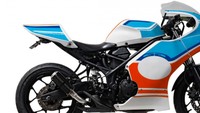 Hasilnya sangat tampilan sporty dari R3 berubah menjadi tampilan klasik yang cantik. Foto: Pool (Visordown)