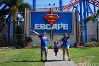 Merasakan Kejamnya Kapak Doomsday di Movie World Australia