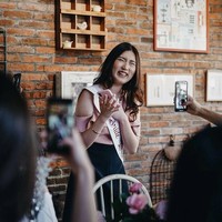 Sebelumnya, Isabella dan Jusup menggelar pesta pertunangan megah pada Juli 2018 di Hotel Shangrila Surabaya. Pesta itu dimeriahkan oleh penyanyi Raisa. Foto: Kansha Photography