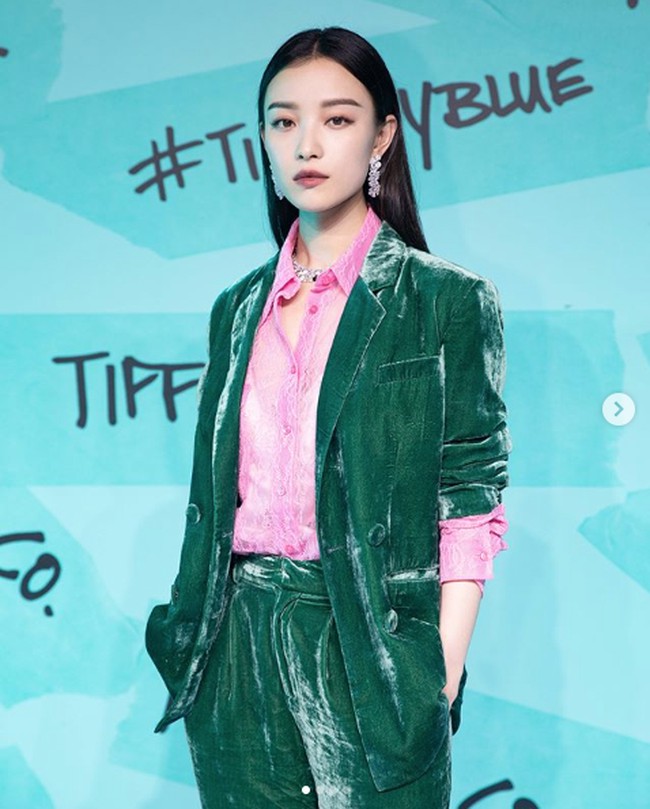 Ni Ni menempati urutan teratas Asian Female Fashion Faces Award 2018 yang baru saja dirilis I-Magazine. Seperti dikutip allkpop, Ni Ni dipilih oleh 350 pelaku fashion profesional dari 30 negara. Para pelaku industri fashion itu terdiri dari fotografer, desainer, makeup artist, stylist, editor dan tim internal I-Magazine di Inggris, Hong Kong, China dan Korea Selatan. Foto: Dok. Instagram/captainmiao