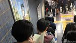 Jangan Kaget! Begini Antrean di Stasiun Kereta Jepang Saat Jam Sibuk