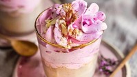 Tambahan kacang cincang dan sedikit aroma rempah akan membuat hot chocolate makin nikmat. Foto: Instagram @naturalmojo_de