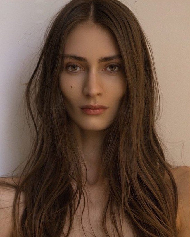 Model kelahiran 1994 ini pun tampil untuk fashion show Trussardi, Tommy Hilfiger, Thakoon Panichgul, Hervé Leger, Belstaff, Louis Vuitton, Moschino, Francesco Scognamiglio, Misson. (Foto: Instagram)