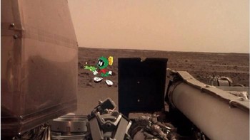InSight berjumpa dengan Marvin the Martian. Foto: Twitter