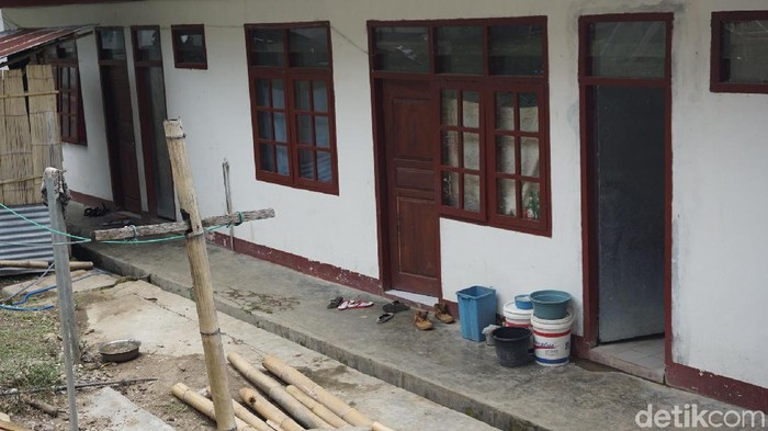 Tempat tinggal bidan Fony di NTT (Foto: Widiya Wiyanti/detikHealth) Tempat tinggal bidan Fony di NTT (Foto: Widiya Wiyanti/detikHealth)