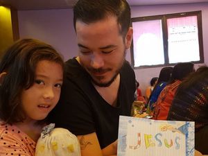 6 Momen Manis Zack Lee dan Putrinya, Mikhaela