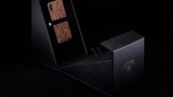 Satu lagi, ada varian rose gold juga. Foto: Caviar