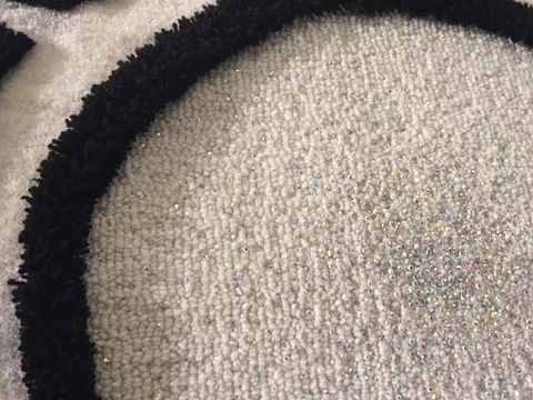 Unik, Didi Budiardjo Menciptakan Karpet Bertabur Swarovski