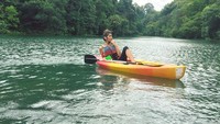 Olahraga air, siapa takut? Zahra juga pernah main sekoci di MacRitchie Reservoir, Singapura (zah16/Instagram)  