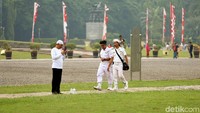 Laskar FPI juga telah berjaga.