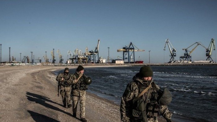 Ukraina Darurat Militer, Laki-laki Rusia Dilarang Masuk