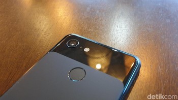 Pixel 3 masih mengusung kamera belakang tunggal. Ukurannya 12 MP. Foto: Adi Fida Rahman/detikINET
