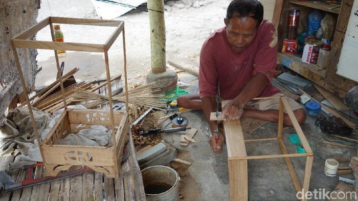 Begini Cara Slamet Bertahan Hidup Meski Dua Kakinya Cacat