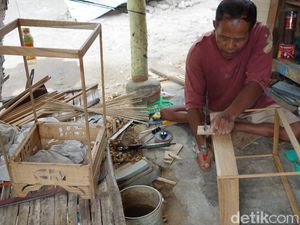 Begini Cara Slamet Bertahan Hidup Meski Dua Kakinya Cacat