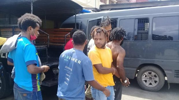 Beberapa orang yang diamankan terkait kegiatan kelompok Komite Nasional Papua Barat (KNPB).