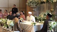 Tampak Ge Pamungkas duduk bersama peghulu dan saksi. Foto: (Monica Arum Tiyasworo/detikcom)