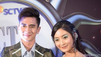 Verrell Bramasta dan Natasha Wilona tiba bersama di ajang SCTV Awards 2018. Foto: (Noel/detikHOT)