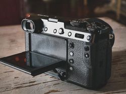 Penampakan GFX 50R, Kamera Medium Format Anyar Fujifilm