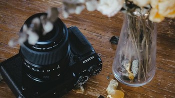 Ukuran tersebut lebih besar daripada kamera full frame (36 x 24mm).  Foto: Sina Mobile