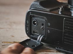 Penampakan GFX 50R, Kamera Medium Format Anyar Fujifilm