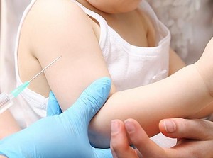 5 Imunisasi yang Wajib Diberi ke Si Kecil