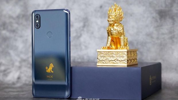 Mi Mix 3 Forbidden City punya RAM 10 GB.