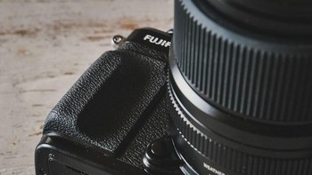 Pada masa pre-order harga Fujifilm GFX 50R adalah Rp 69.999.000 untuk body only. Foto: Sina Mobile