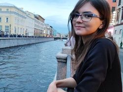 Bak Bunglon, Wanita Ini Bisa Tirukan Beragam Karakter