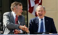 George HW Bush, Negarawan AS dengan Karier Politik Cemerlang