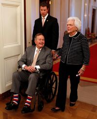 George HW Bush, Negarawan AS dengan Karier Politik Cemerlang