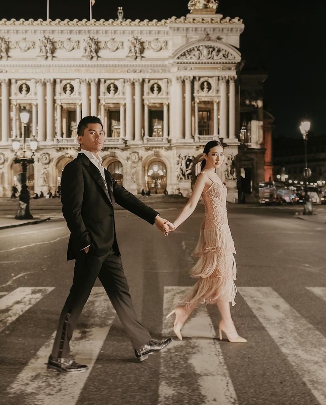 Tak hanya itu, para tamu juga akan dimanjakan lidahnya dengan sajian dari lima benua. Bahkan, peralatan makan pun diimpor. Semua peralatan makan dan minum didatangkan dari Hong Kong dengan pesawat, ujar tamu yang menolak disebutkan identitasnya itu kepada Detikcom. (Foto: Dok. Cappio Photography)