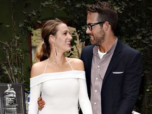 7 Momen Romantis Ryan Reynolds bersama Istri, Blake Lively