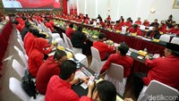 Hasto menjelaskan, dalam Rakornas, seluruh pengurus PDIP se-Indonesia bakal hadir. Sementara itu, sebelumnya, kepala daerah yang merupakan kader PDIP telah dikumpulkan untuk konsolidasi.
