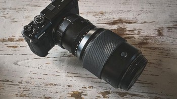 GFX 5R dengan lensa GF 63mm f/2 dilepas Rp 79.999.000. Foto: Sina Mobile