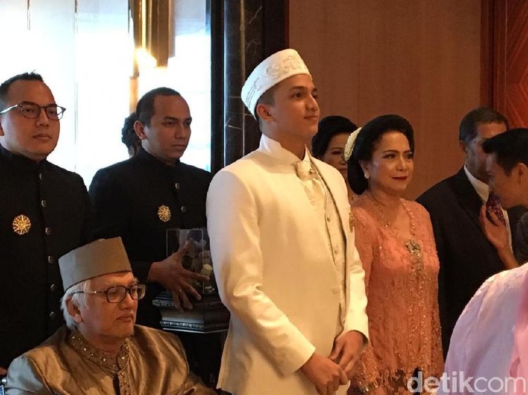 Intip Suasana Akad Nikah Ge Pamungkas-Anastasia Herzigova