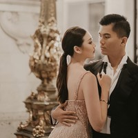 Para tamu akan disuguhkan dengan penampilan band lawas Michael Learns To Rock. MLTR benar kita undang ke sini, jadi kita kalau berpesta, tamu adalah raja, mencoba menghibur mereka, menyenangkan mereka, jelas Rendra. (Foto: Dok. Cappio Photography)