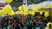 Dengan diterbangkannya balon ke udara, gerai ke 56 Sang Pisang akhirnya resmi dibuka. Ini merupakan gerai ke 6 usaha nugget pisang milik Kaesang Pangarep di Jakarta. Foto: dok. detikFood