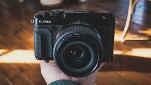 Penampakan GFX 50R, Kamera Medium Format Anyar Fujifilm
